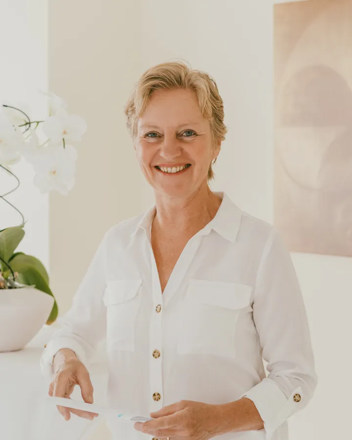Silvia Schuhmacher in ihrer Praxis